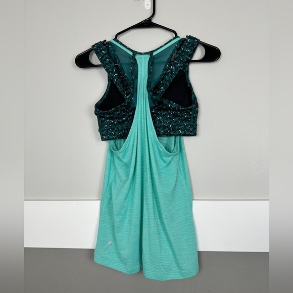 Lululemon Tough It Out Tank Top With Built In Bra Womens Size 4 Blue Yoga - Picture 3 of 3